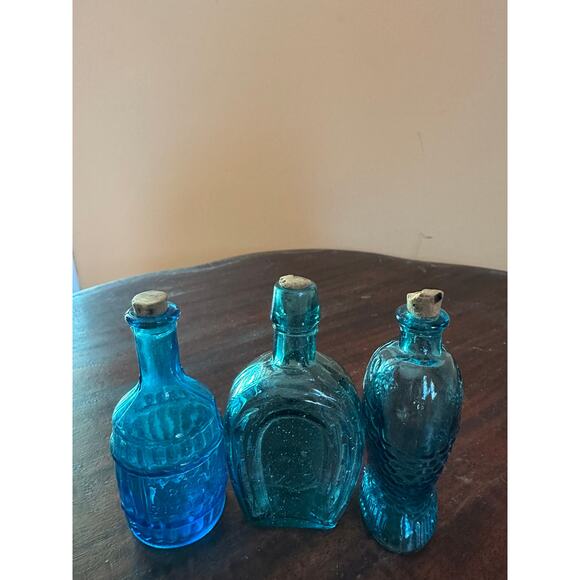 3 Blue Vintage Miniature Glass Bottles - Picture 2 of 8
